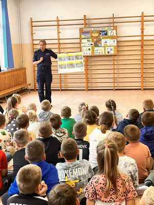 Bezpieczna droga do szkoły działania policjantów