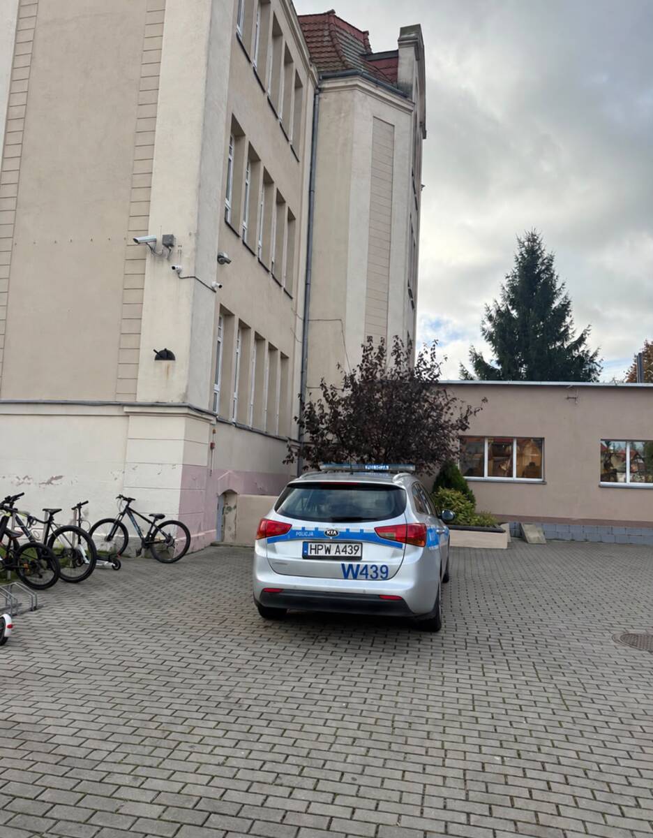 Zwiększone patrole policji w rejonach szkół w powiecie gryfickim